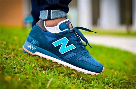 new balance shoes.